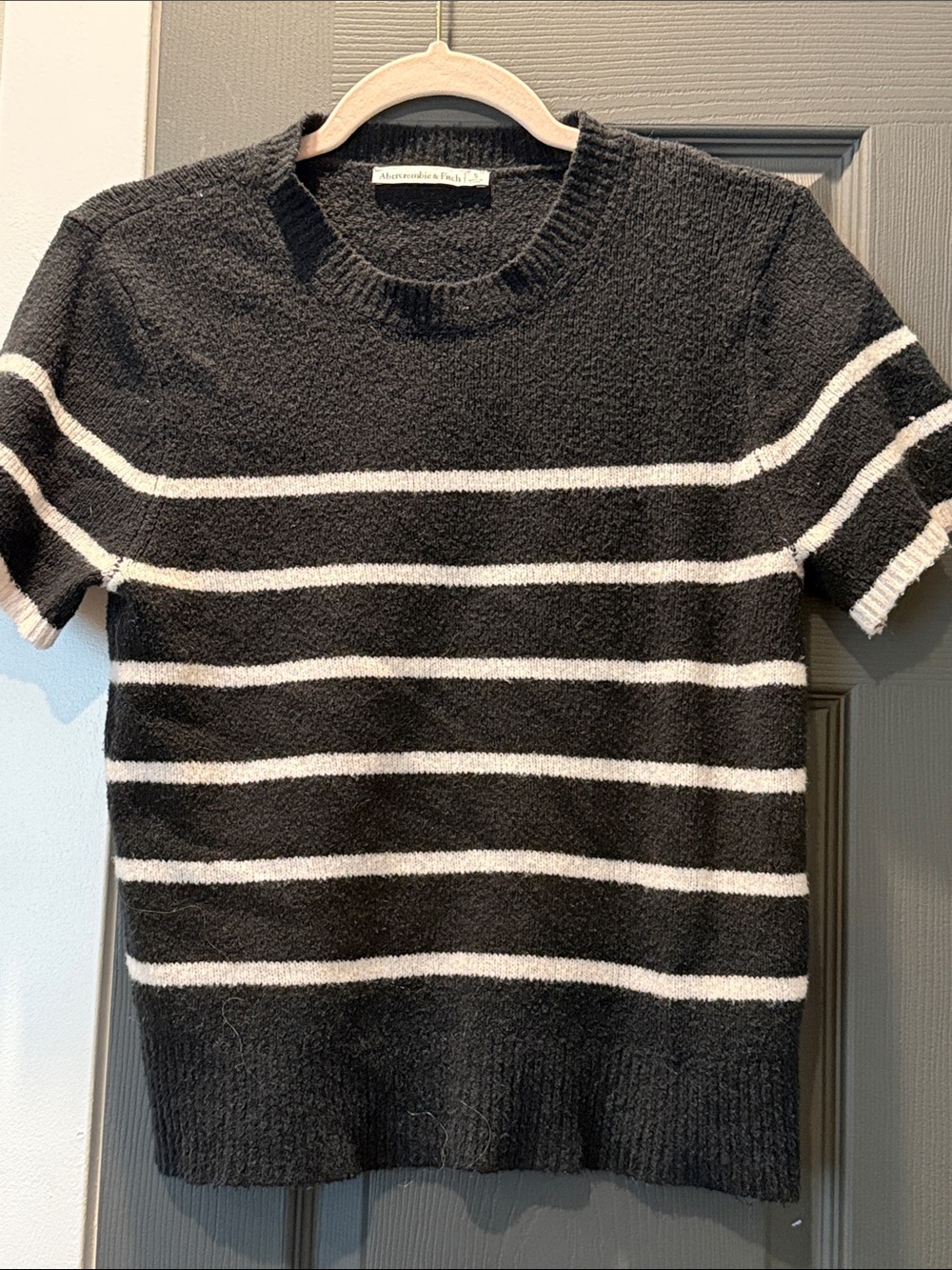 Abercrombie & Fitch Black and White Striped Crewneck Sweater
